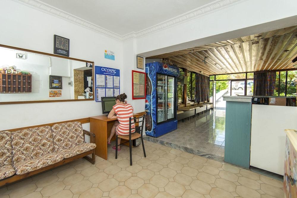 Butterfly Studios, فاليراكي المظهر الخارجي الصورة